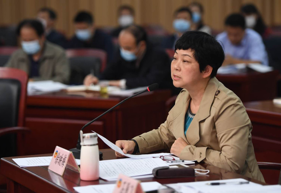 徐映梅.jpg 徐映梅.jpg