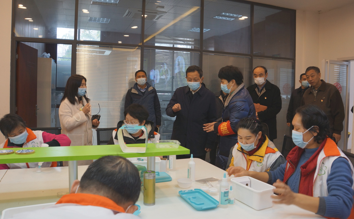 11月26日，翟天山同志赴對口聯系武昌區水果湖街青魚嘴社區調研殘疾人康復中心建設情況 (1).jpg