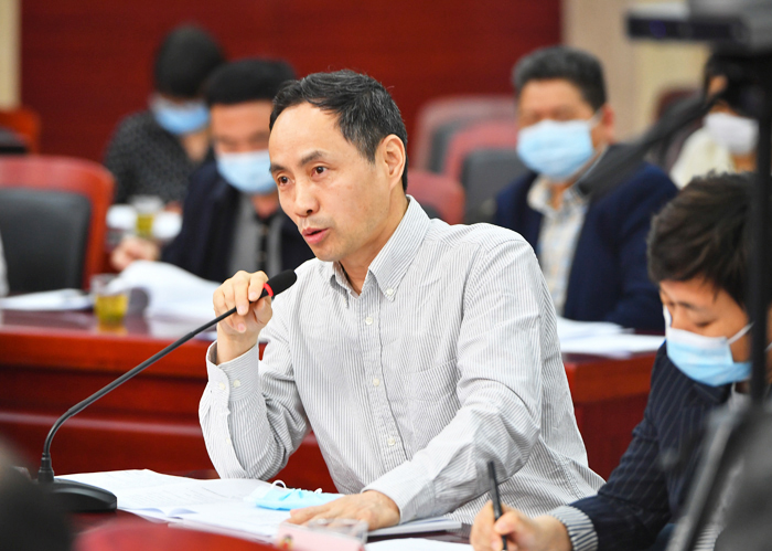 董登新.jpg 董登新.jpg