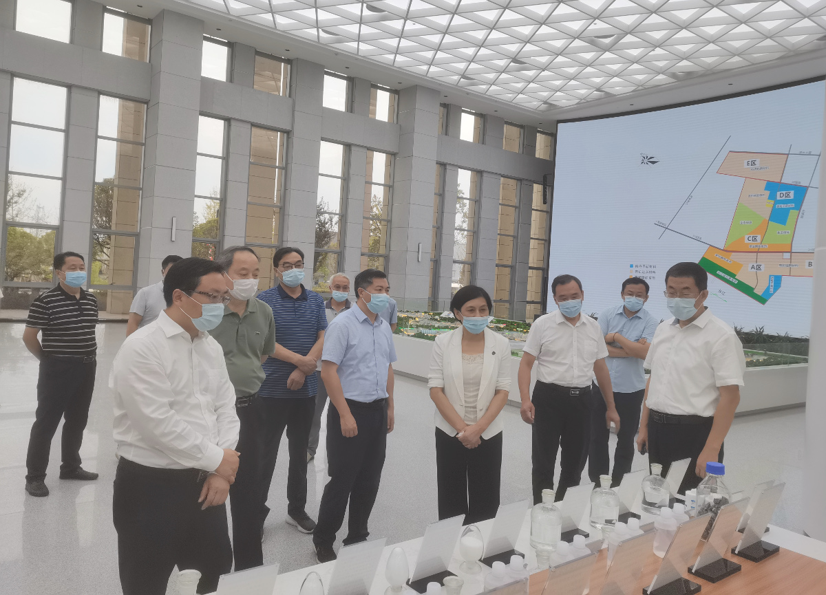 2022年9月7日至9日,省政協(xié)副主席楊玉華率調(diào)研組,圍繞優(yōu)化生育政策、長(zhǎng)江岸線管控等問(wèn)題到宜昌開(kāi)展專(zhuān)題調(diào)研.jpg 2022年9月7日至9日,省政協(xié)副主席楊玉華率調(diào)研組,圍繞優(yōu)化生育政策、長(zhǎng)江岸線管控等問(wèn)題到宜昌開(kāi)展專(zhuān)題調(diào)研.jpg