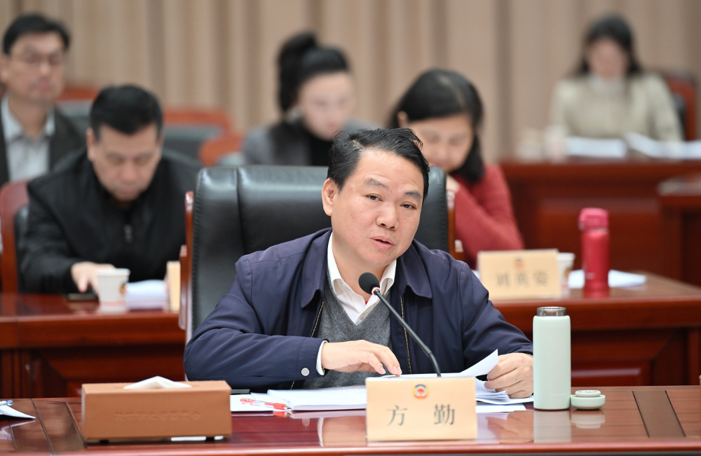 924026393.jpg 924026393.jpg