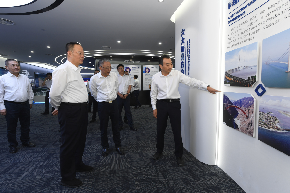 在中交第二航務工程局有限公司調研(徐付迪 攝).jpg 在中交第二航務工程局有限公司調研(徐付迪 攝).jpg