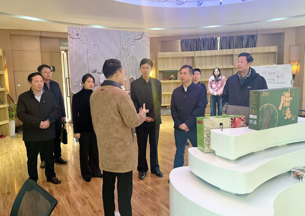 襄城區(qū)政協(xié)開展新就業(yè)群體服務(wù)陣地建設(shè)專題調(diào)研2.jpg 襄城區(qū)政協(xié)開展新就業(yè)群體服務(wù)陣地建設(shè)專題調(diào)研2.jpg