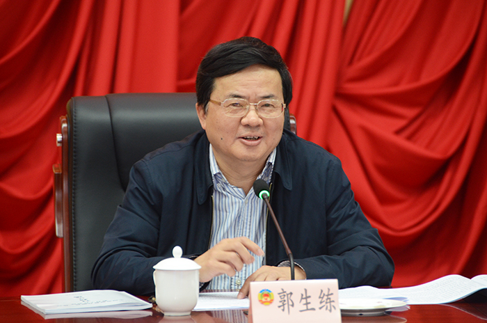 1 2016年4月28日,省政協第二次月度協商座談會在武漢召開,聚焦破解民族地區基礎教育難題。圖為省政府副省長郭生練在座談會上講話。.jpg